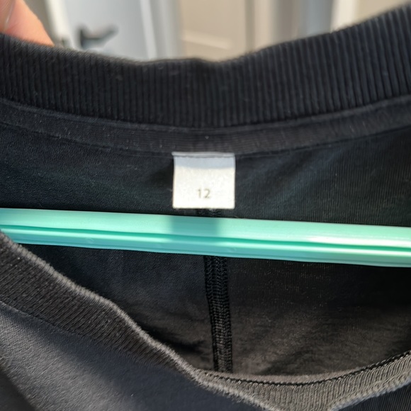 Lululemon Cropped black shirt - Picture 4 of 4